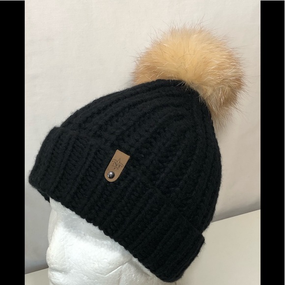 Mackage Dori 100% Cashmere Fox Fur Pom Pom Beanie - Picture 8 of 8